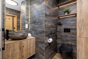 Apartment With Large Balcony by Renters