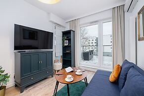 Apartment With Large Balcony by Renters