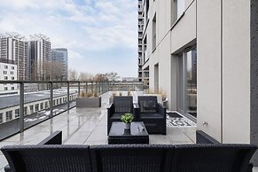Apartment With Large Balcony by Renters