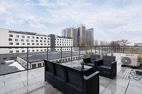 Apartment With Large Balcony by Renters