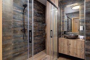 Apartment With Large Balcony by Renters