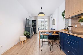 Apartment With Large Balcony by Renters