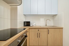 Studio in Central Wrocław by Renters