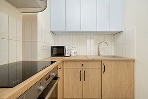 Studio in Central Wrocław by Renters