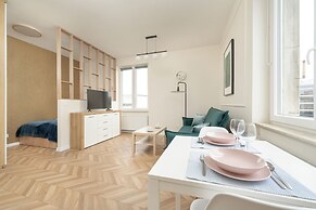 Studio in Central Wrocław by Renters