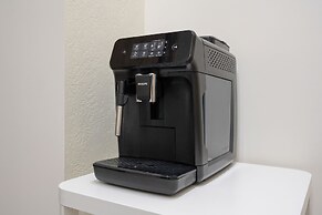 Studio in Central Wrocław by Renters