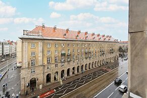 Studio in Central Wrocław by Renters