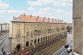 Studio in Central Wrocław by Renters