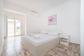 Studio Apartments Near Center 3