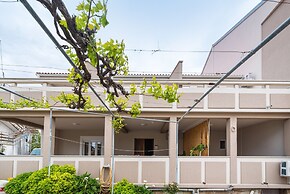 Studio Apartments Near Center 3