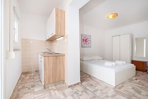 Studio Apartments Near Center 3