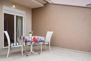 Studio Apartments Near Center 4