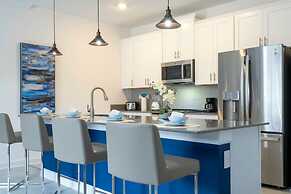 Fantastic 4 Bd w Pool at Storey Lake Resort 2709