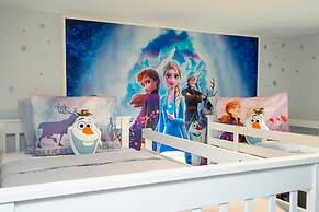 Fantastic 4 Bd w Pool at Storey Lake Resort 2709