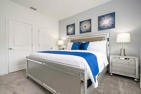 Fantastic 4 Bd w Pool at Storey Lake Resort 2709