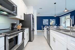 Fantastic 4 Bd w Pool at Storey Lake Resort 2709