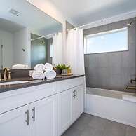 Gorgeous 4 Bd w Pool Storey Lake Resort 2485