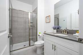 Gorgeous 4 Bd w Pool Storey Lake Resort 2485