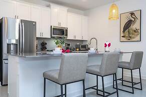 Gorgeous 4 Bd w Pool Storey Lake Resort 2485