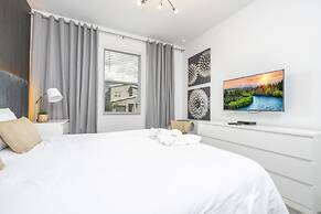 Gorgeous 9Bd SF w Pool Champions Gate 9088