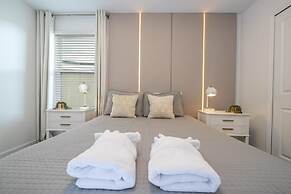 Gorgeous 9Bd SF w Pool Champions Gate 9088