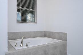 Gorgeous 9Bd SF w Pool Champions Gate 9088