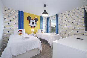 Gorgeous 9Bd SF w Pool Champions Gate 9088