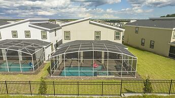 Gorgeous 9Bd SF w Pool Champions Gate 9088