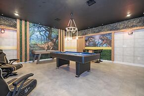 Gorgeous 9Bd SF w Pool Champions Gate 9088