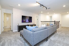 Gorgeous 9Bd SF w Pool Champions Gate 9088