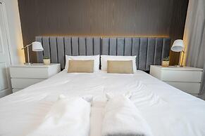 Gorgeous 9Bd SF w Pool Champions Gate 9088