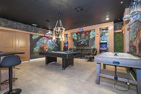 Gorgeous 9Bd SF w Pool Champions Gate 9088