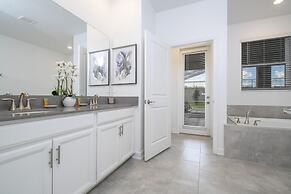 Gorgeous 9Bd SF w Pool Champions Gate 9088