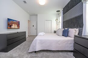 Gorgeous 9Bd SF w Pool Champions Gate 9088