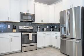 Gorgeous 9Bd SF w Pool Champions Gate 9088