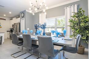 Wonderful 5 Bd w Pool Storey Lake Resort 2545