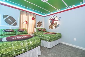 Wonderful 5 Bd w Pool Storey Lake Resort 2545