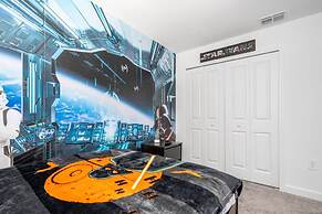 4Bd Private Pool w Free Waterpark Close Disney