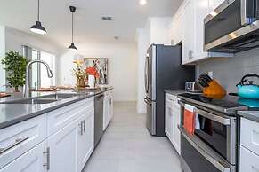 4Bd Private Pool w Free Waterpark Close Disney