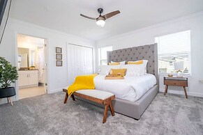 4Bd Private Pool w Free Waterpark Close Disney