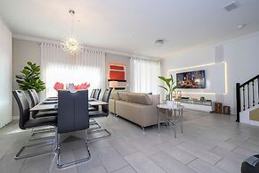 Free Waterpark 5Bd Close to Disney Private Pool