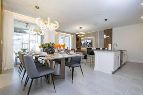 Wonderful 4Bd w Pool Close to Disney at Storeylake 2669