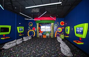 Charming 3Bd Close to Disney at Enclaves 745