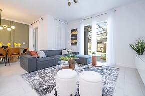 Stunning 5 Bd w Pool Storey Lake Resort 2653