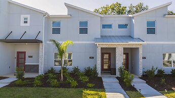 Stunning 5 Bd w Pool Storey Lake Resort 2653