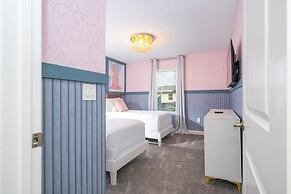 Stunning 5 Bd w Pool Storey Lake Resort 2653