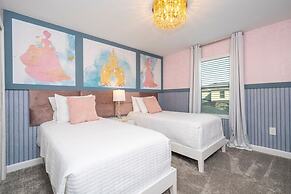 Stunning 5 Bd w Pool Storey Lake Resort 2653