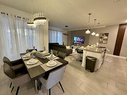 Stunning 4 Bd w Pool Storey Lake Resort 2613