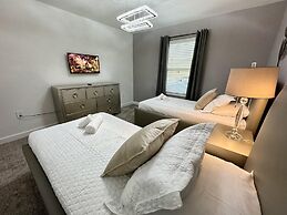 Stunning 4 Bd w Pool Storey Lake Resort 2613