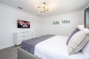 Stunning 4 Bd w Pool Storey Lake Resort 2613